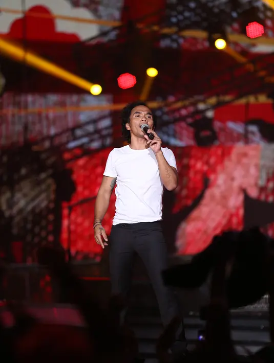 Slank di Konser Raya 21 Tahun Indosiar Istora Senayan, Jakarta, Senin malam (11/1/2016). (Andy Masela/Bintang.com)
