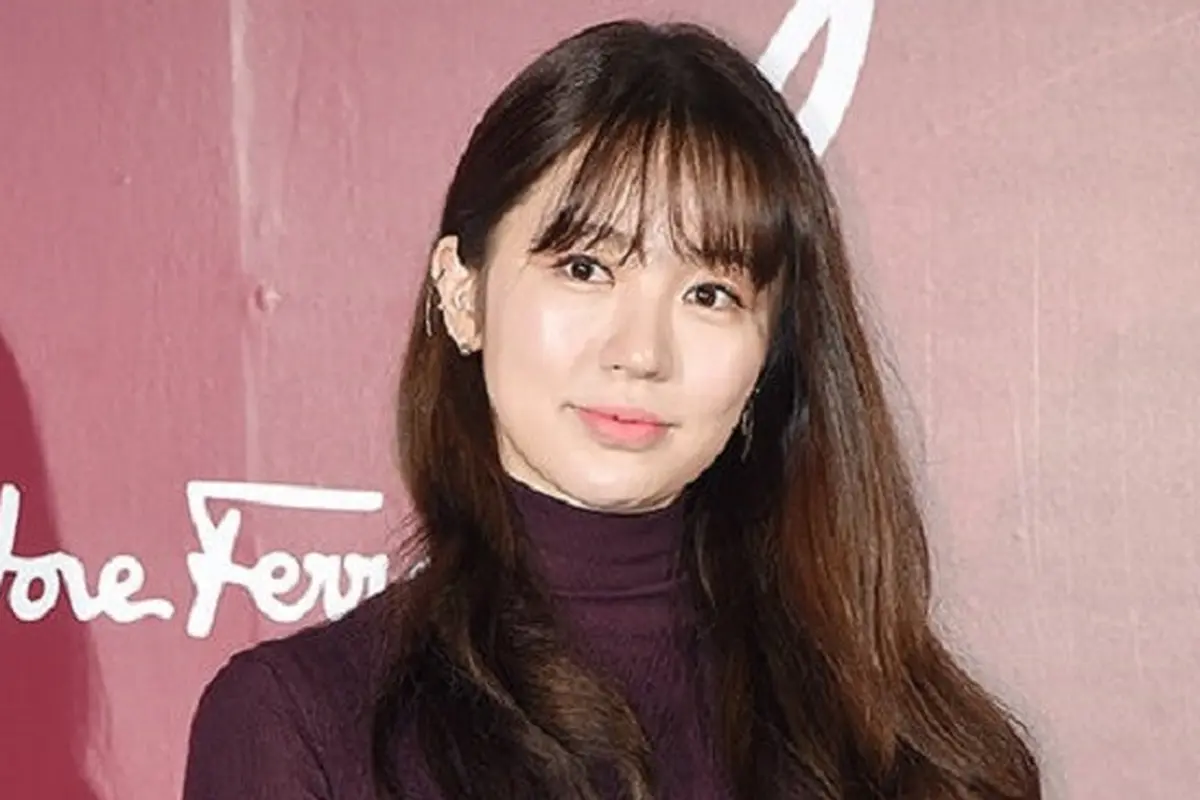 [Bintang] Setelah Vakum 5 Tahun, Yoon Eun Hye Akan Bermain dalam Drama Terbaru