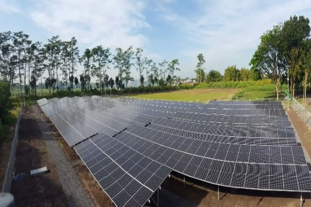 PT Wijaya Karya Tbk (WIKA) dan SUN Energy membangun PLTS di Universitas Tanjungpura (UNTAN), Pontianak, Kalimantan Barat. (Foto: PT Wijaya Karya Tbk)