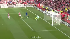 Alvaro Morata mencetak gol solo run saat Chelsea hadapi Stoke City. This video is presented by Ballball.
