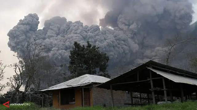 sinabung-awan-140202b.jpg