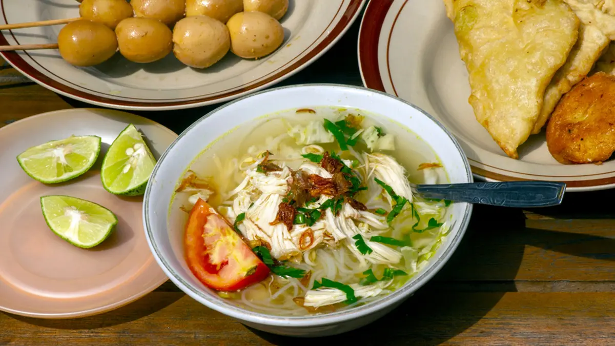 Resep Soto Ayam Kuah Bening yang Sedap - Food Fimela.com