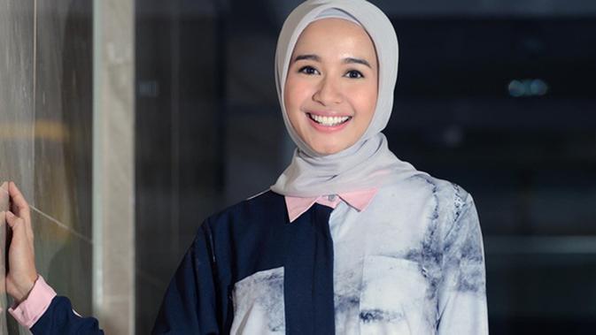 Idolakan Karya Ria Miranda Ini Baju Favorit Laudya Cynthia Bella Lifestyle Fimela Com