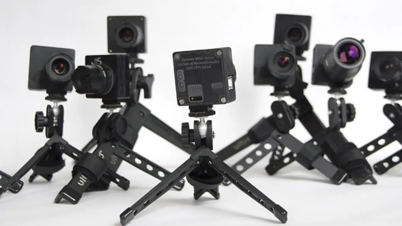 dvs-camera-130829b.jpg