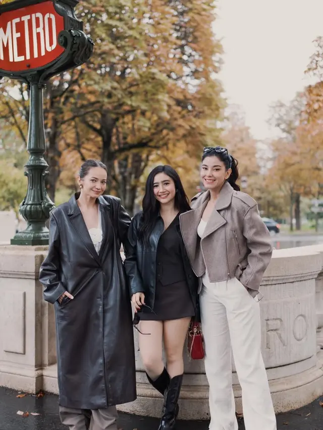 Gaya modis Febby Rastanty dan Enzy Storia di Paris. (credit:instagram.com/febbyrastanty)