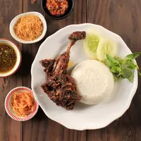 Resep Bebek Bumbu Hitam Khas Madura yang Pedas dan Meresap