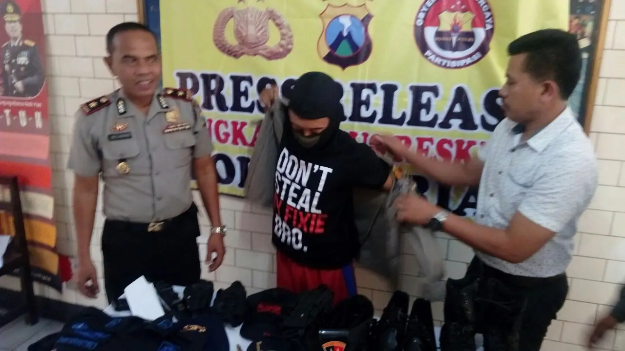 Pelaku penipuan