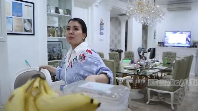 6 Potret Mewah Rumah Iis Dahlia, Cicilannya Capai Rp 250 Juta Per Bulan