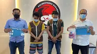 2 Pengedar narkoba diringkus di Mapolresta Surabaya. (Dian Kurniawan/Liputan6.com)
