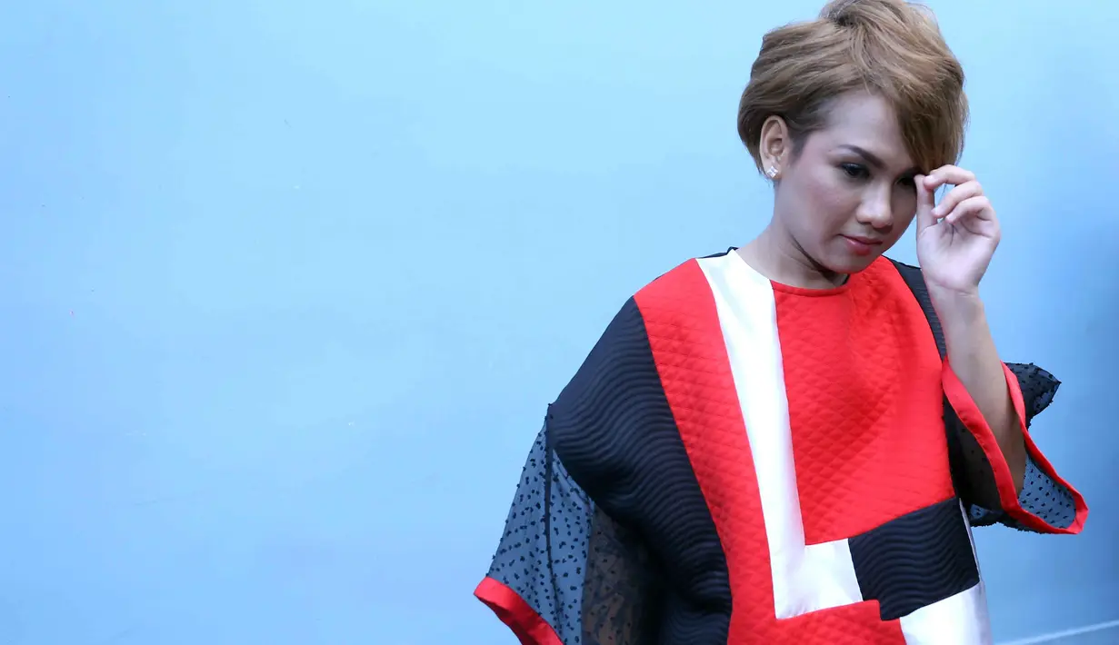 Tidak ingin menerima tawaran dari komedian dan pemeran itu, lantaran Evelyn masih ingin mempertahankan rumah tangga yang baru dibangun beberapa bulan itu. Setelah itu malah Aming memberikan talak. (Nurwahyunan/Bintang.com)