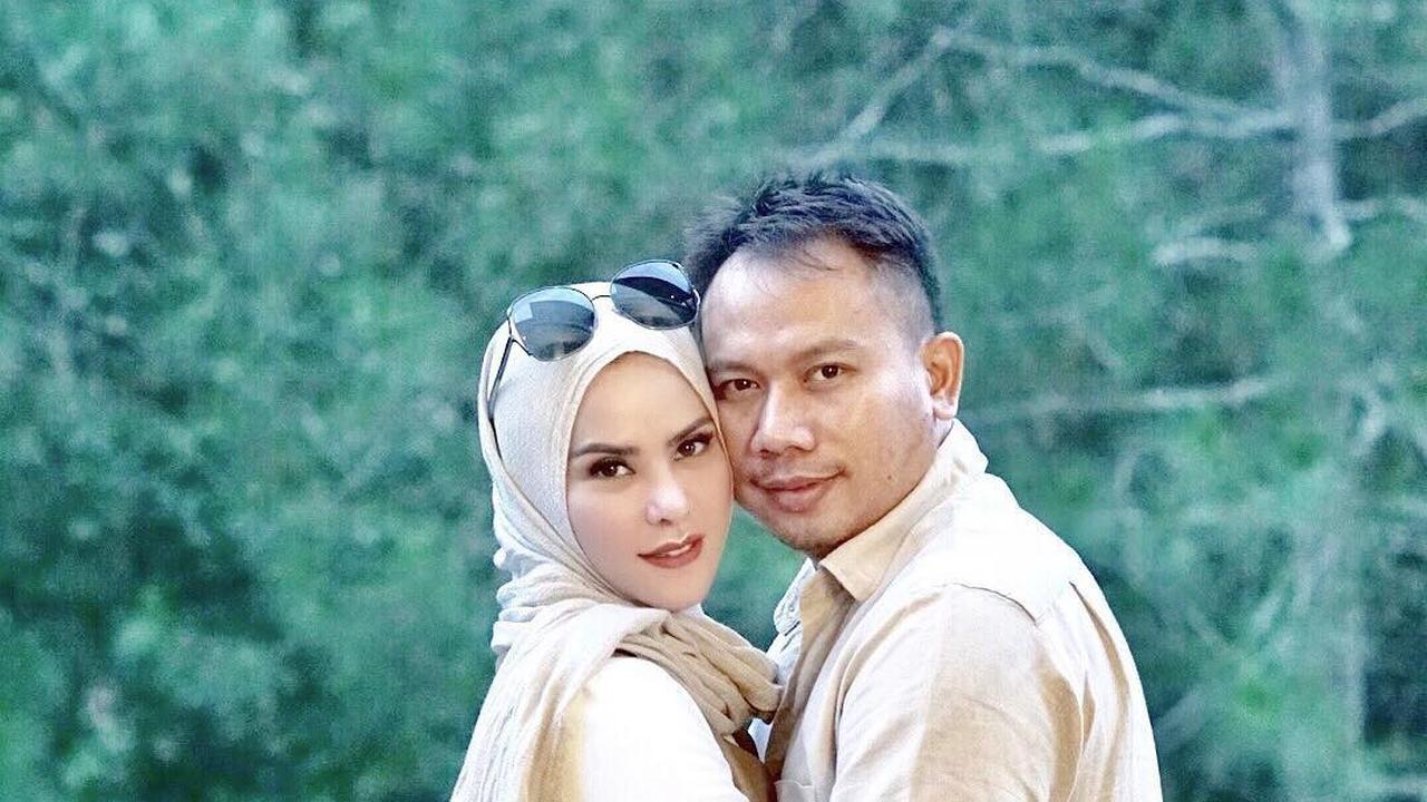 [Bintang] Angel Lelga dan Vicky Prasetyo