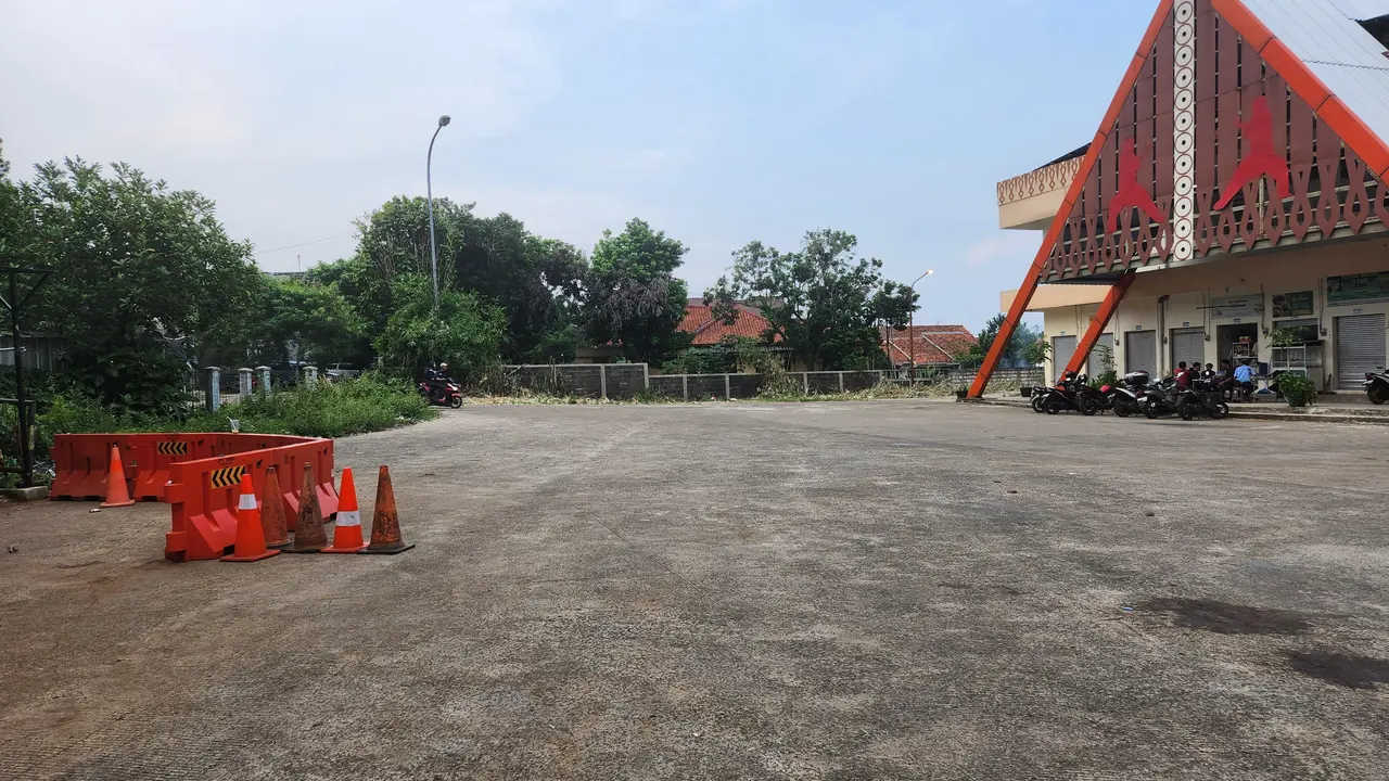 Lokasi UPTD Terminal Terpadu Sawangan yang akan menjadi lokasi tempat bus Damri jurusan Bandara Soetta-Sawangan, Depok. (Liputan6.com/Dicky Agung prihanto)
