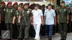 Panglima TNI, Jenderal Gatot Nurmantyo didampingi KASAU, KASAL dan KASAD memimpin upacara ziarah tabur bunga di Taman Makam Pahlawan Kusumanegara,Yogyakarta, Rabu (28/9). (Liputan6.com/ Boy Harjanto)
