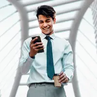 ilustrasi pria tersenyum/copyright by Black Salmon (Shutterstock)