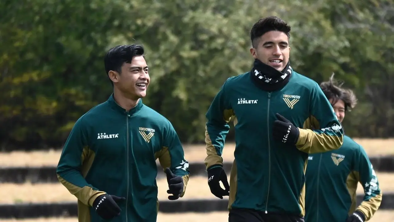 7 Potret Latihan Perdana Pratama Arhan di Tokyo Verdy, Jadi Sorotan