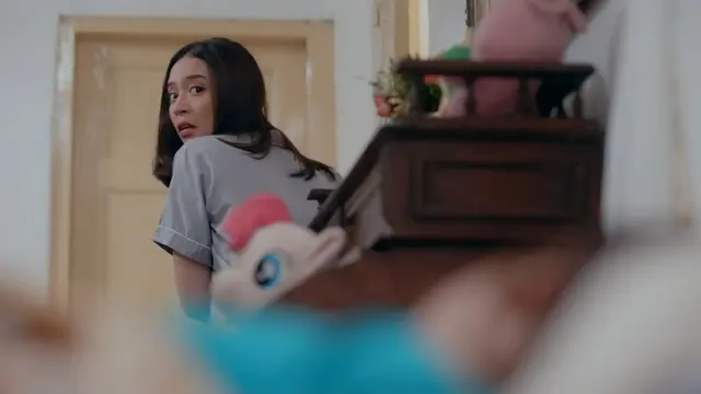 Di Antara Dua Cinta