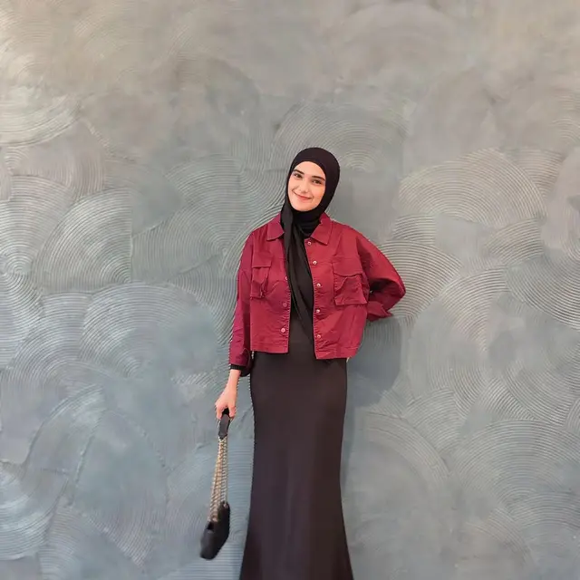 6 Potret Nadya Mustika Usai 6 Bulan Melahirkan, Kembali Langsing Penampilan Bak ABG