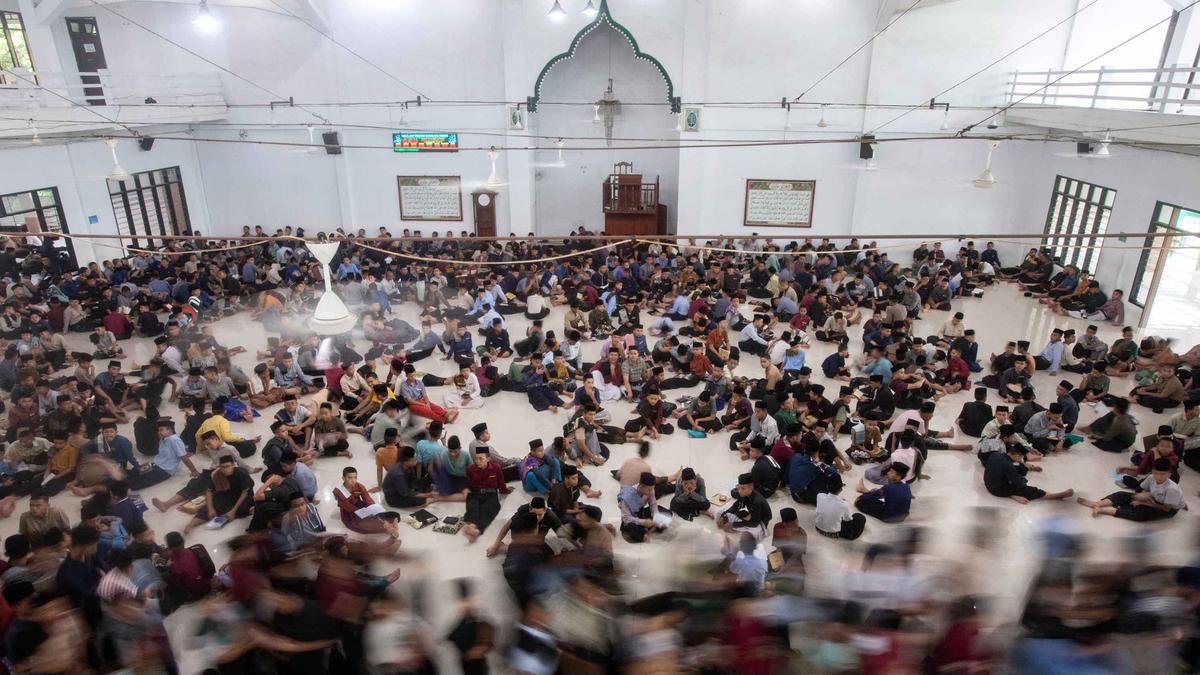 Hoaks Seputar Ramadan yang Beredar di Medsos, dari Internet Gratis hingga Relawan Baznas