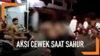 Aksi seorang wanita menjadi viral bahkan dikecam publik. Ini lantaran si wanita nekat membuka bajunya saat mengikuti sahur on the road. Namun polisi pun tak tinggal diam, pelaku ditangkap karena dianggap mengganggu ketertiban.