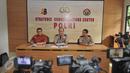 Kepala Divisi Humas Mabes Polri Brigjen Pol Boy Rafli Amar (tengah) saat rilis di Mabes Polri, Jakarta, Jumat (22/4). Hartawan Aluwi berhasil ditangkap atas kerjasama Polri dengan pihak kepolisian Singapura. (Liputan6.com/Gempur M Surya)