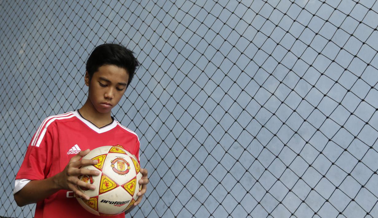 Ibrahim Zikri, merupakan siswa dari sekolah Tara Salvia, Ciputat. (Bola.com/Vitalis Yogi Trisna)
