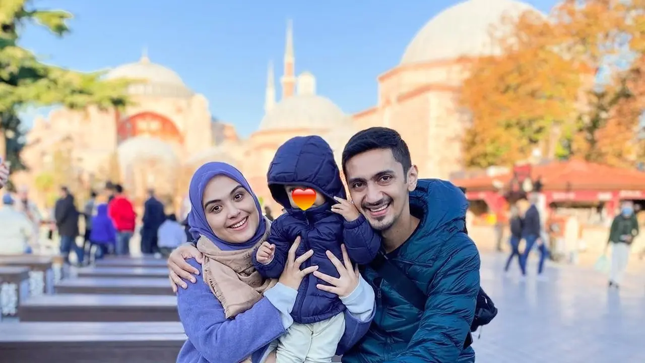6 Momen Liburan Vebby Palwinta dan Suami di Turki, Pertama Kali Ajak Anak