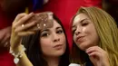 Suporter cantik Kosta Rika saat melawan Kolombia dalam laga Grup A Copa America Centenario 2016 di Stadion NRG, Houston, AS, Minggu (12/6/2016). (AFP/Alfredo Estrella)