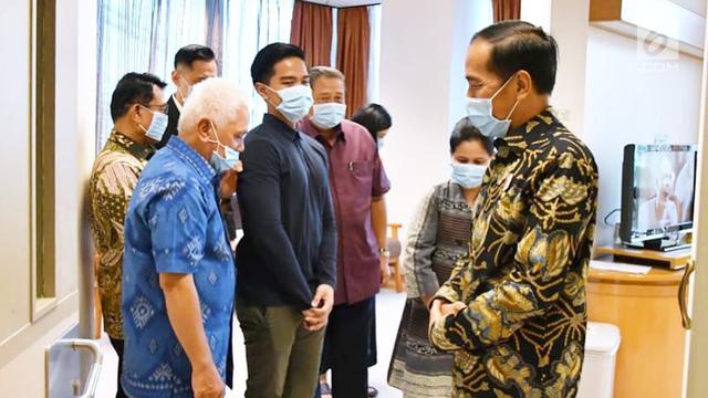 Jokowi dan Iriana Jenguk Ani Yudhoyono di Singapura