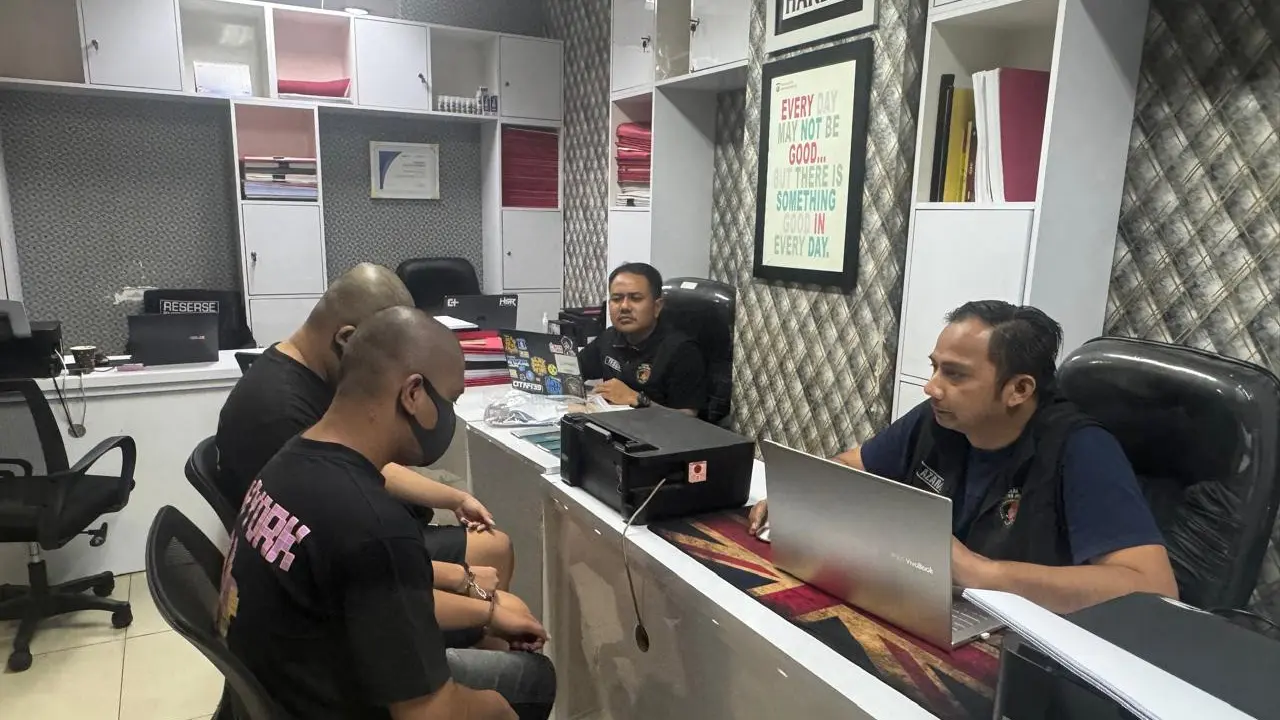 Penangkapan dua orang tersangka perekrut sekaligus pendamping para PMI ilegal.