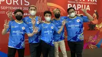 Tim Sulawesi Utara diwakili oleh Walker Katopo, Rushel Paath, Mercy Ratuliu, Nathan Poluan, dan Willy Widianto. (Liputan6.com/ Yuslianson)