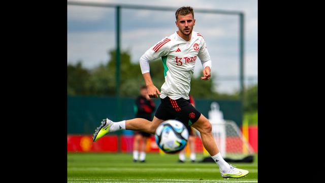 Foto: Mason Mount Pamer Skill di Latihan Perdana MU