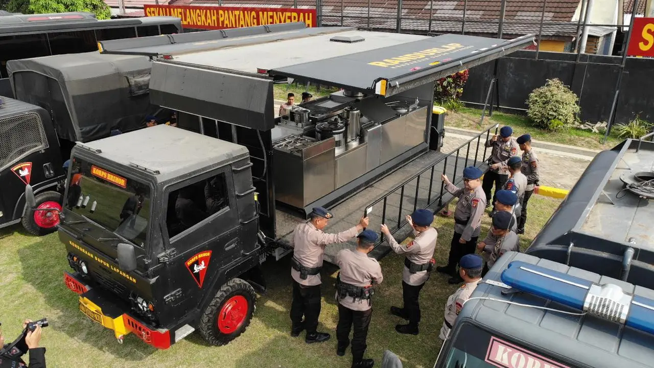 Brimob Polda Lampung siagakan personel dan peralatan untuk antisipasi bencana alam. Foto : (Istimewa).