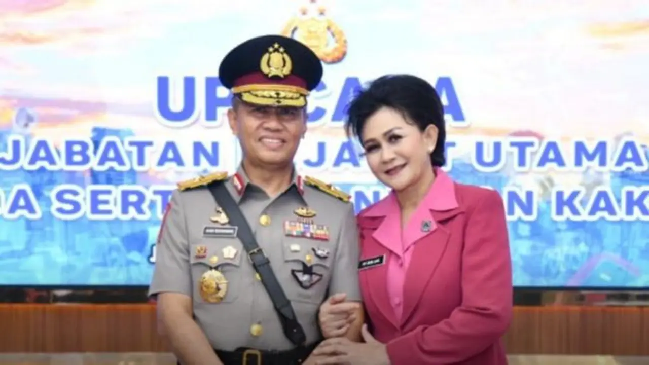 Dewi Tjandraningsih dan Aan Suhanan