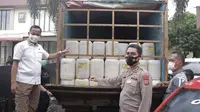 Ribuan liter cap tikus yang gagal dibawa dari Minahasa Twenggara, Sulut, ke Manokwari, Papua Barat.