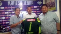 Joko Ribowo resmi bergabung dengan PSIS Semarang. (Bola.com/Ronald Seger)