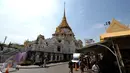 <p>Bagian samping kuil Golden Budha di kota Bangkok, Thailand, Sabtu (17/12). Salah satu biksu yang ada di kuil tersebut memprediksi hasil laga final kedua Piala AFF 2016 antara Thailand melawan Indonesia. (Liputan6.com/Helmi Fithriansyah)</p>
