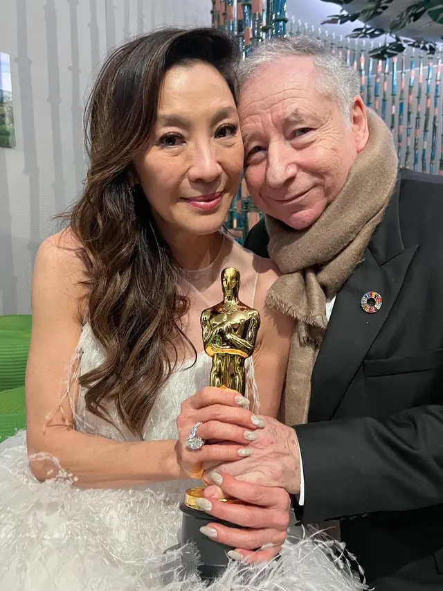 Michelle Yeoh Oscar 2023
