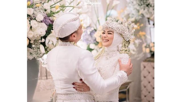 7 Potret Mesra Citra Kirana dan Rezky Aditya Setelah Sah Jadi Suami Istri, Makin Lengket