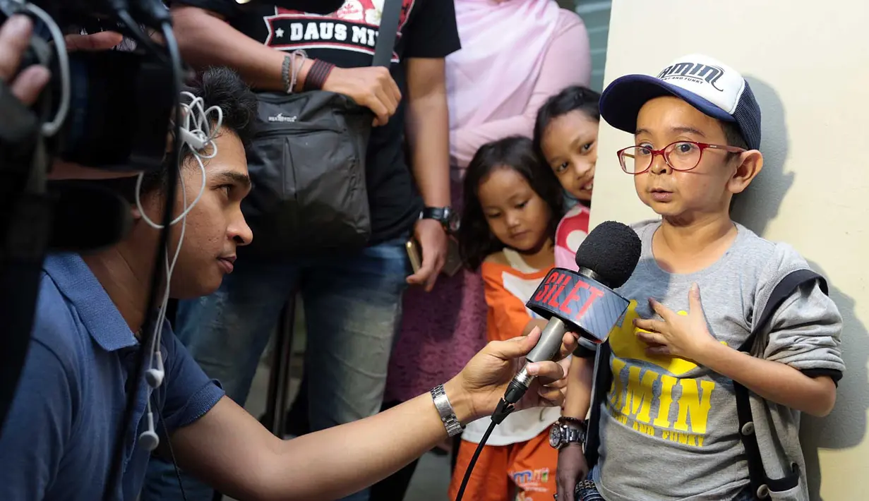 Sekedar informasi, Daus Mini pernah menikah dengan Yunita Lestari pada  17 Juli 2011. Rumah tangga yang kandas pada 19 Mei 2014 itu dikaruniai seorang anak yang diberinama Ivander Haykal Firdaus. (Deki Prayoga/Bintang.com)