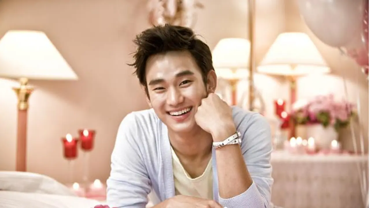  Kim Soo Hyun, Pria Pemalu yang Sukses Jadi Aktor