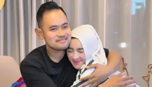 Shandy Purnamasari Nangis Haru, Dapat Kado Ulang Tahun 6 Masjid dari Sang Suami
