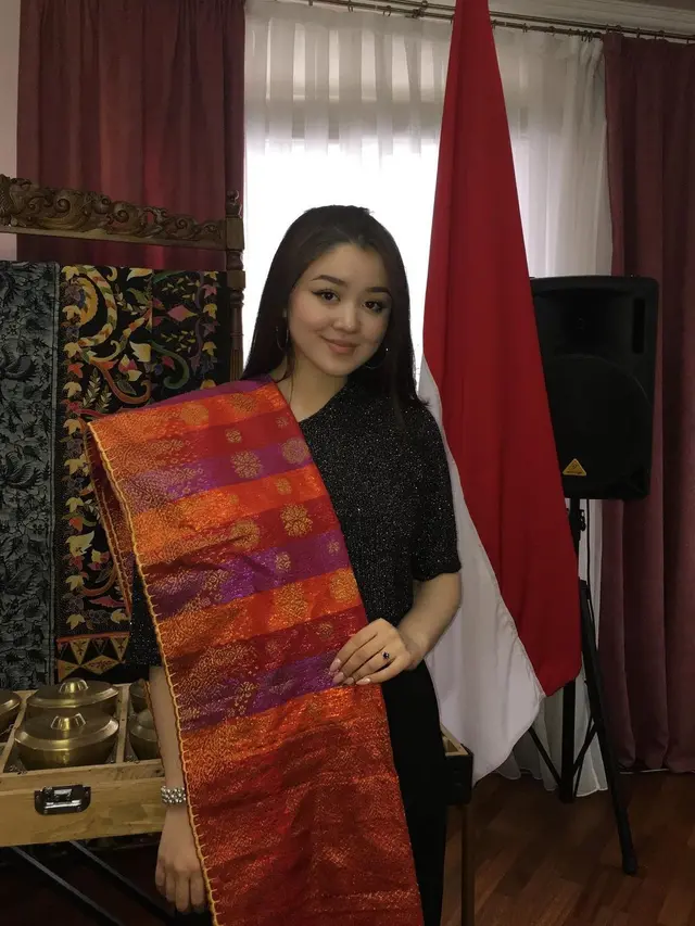 Jadi Idola di Indonesia, Ini 6 Momen Dayana Kunjungi KBRI Kazakhstan