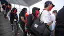 Ratusan WNI tersebut akan menjalani proses pemeriksaan kesehatan dan National Referral Mechanism untuk identifikasi korban Tindak Pidana Perdagangan Orang (TPPO) di Mae Sot, Thailand. (Tatan SYUFLANA/POOL/AFP)