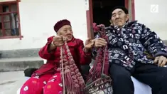 Walau sudah berumur dan penuh beda pendapat, orang-orang ini masih menjaga hubungan baik dan romantisme.
