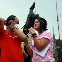 Bagi Melanie Subono, kabut asap terjadi akibat ulah manusia. (Deki Prayoga/Bintang.com)