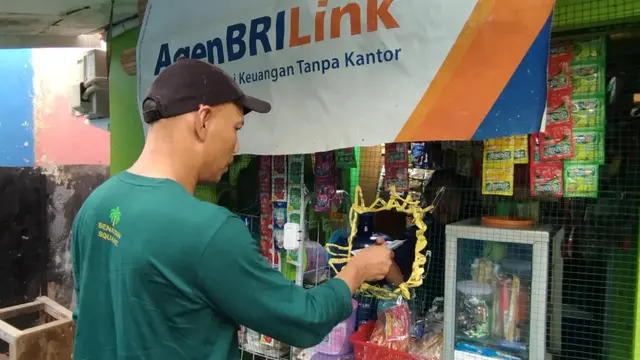 AgenBRILink Jadi Jembatan Inklusi Keuangan Masyarakat Labuhan Batu di Tengah Kebun Sawit