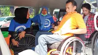 Pelepasan peserta mudik disabilitas tujuan Lampung-Palembang menggunakan mobil akses disabilitas Kementerian Sosial. (Liputan6.com/Fitri Haryanti Harsono)