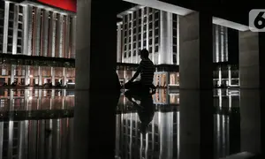 Mereka menghabiskan waktu dengan membaca Alquran, memanjatkan doa, dan melaksanakan sholat malam. (merdeka.com/Nanda F. Ibrahim)