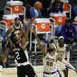 Los Angeles Lakers kalah dari Los Angeles Clippers dalam lanjutan NBA di Staples Center, Senin (5/4/2021) pagi WIB. (AP/Marcio Jose Sanchez).