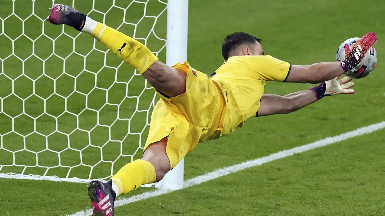 FOTO: Drama Adu Penalti Bawa Italia Juara Euro 2020